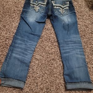 Rock Revival, 27, capris